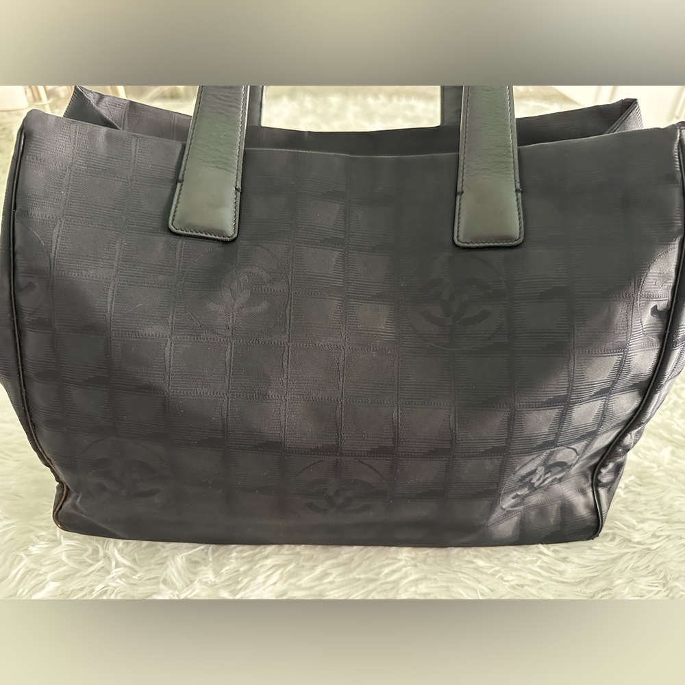 CHANEL Black Travel Line Tote Bag Handbag - Picture 2 of 15